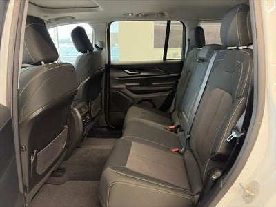 2023 Jeep Grand Cherokee Laredo 4x4