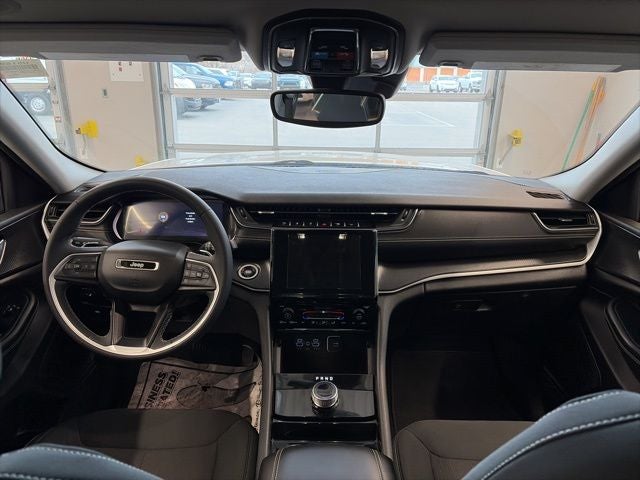 2023 Jeep Grand Cherokee Laredo 4x4