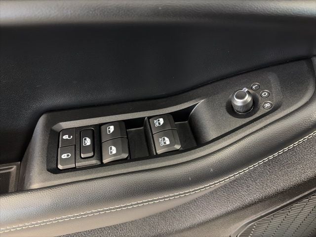 2023 Jeep Grand Cherokee Laredo 4x4