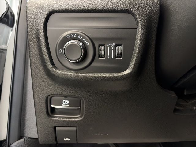 2023 Jeep Grand Cherokee Laredo 4x4