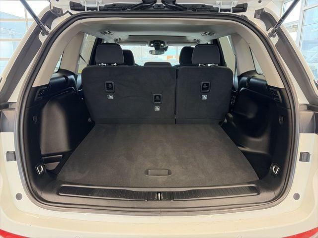 2023 Jeep Grand Cherokee Laredo 4x4