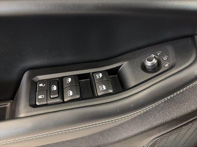 2023 Jeep Grand Cherokee Laredo 4x4