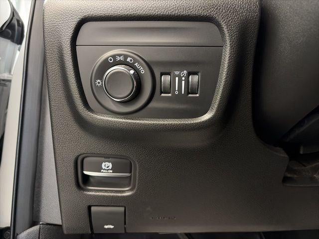 2023 Jeep Grand Cherokee Laredo 4x4