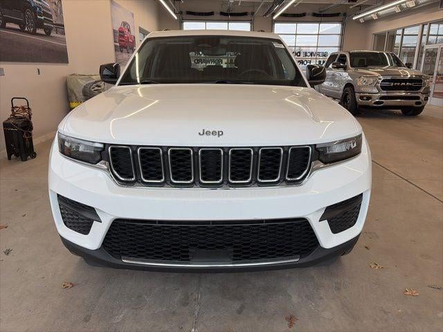 2023 Jeep Grand Cherokee Laredo 4x4