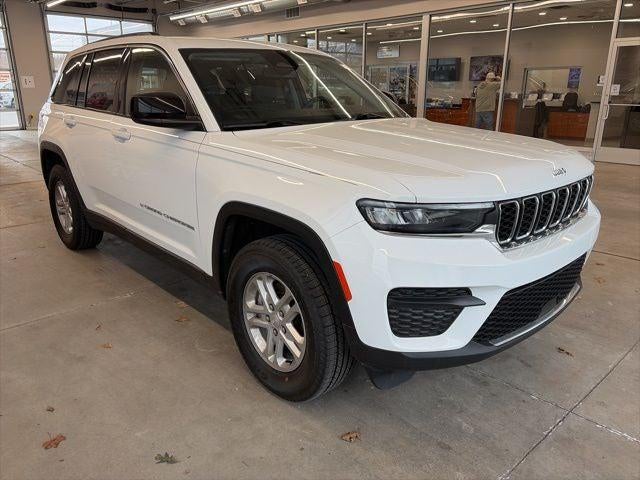 2023 Jeep Grand Cherokee Laredo 4x4