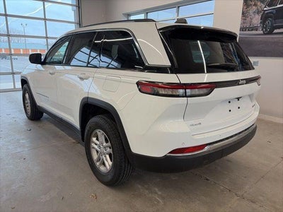 2023 Jeep Grand Cherokee Laredo 4x4