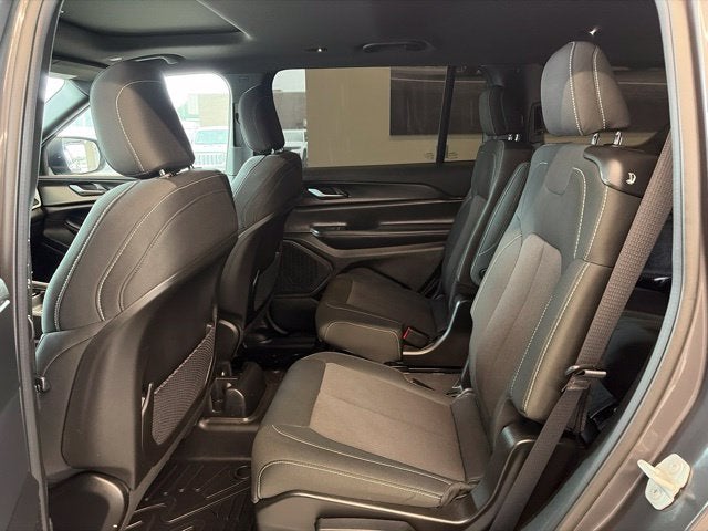 2024 Jeep Grand Cherokee L Laredo X 4x4