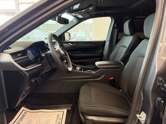 2024 Jeep Grand Cherokee L Laredo X 4x4