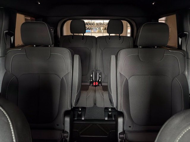 2024 Jeep Grand Cherokee L Laredo X 4x4