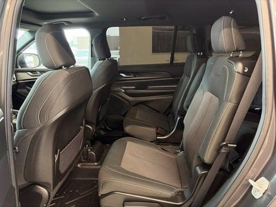 2024 Jeep Grand Cherokee L Laredo X 4x4