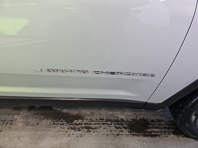 2023 Jeep Grand Cherokee L Laredo 4x4