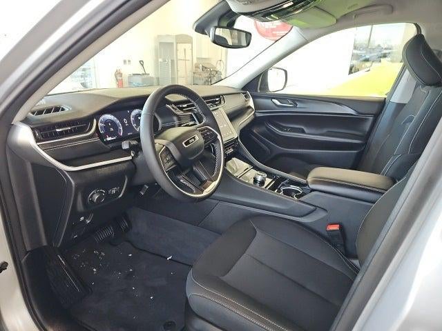 2023 Jeep Grand Cherokee L Laredo 4x4