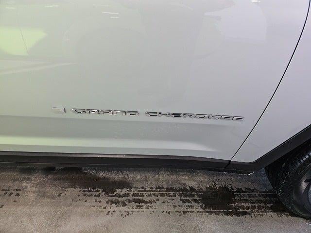 2023 Jeep Grand Cherokee L Laredo 4x4