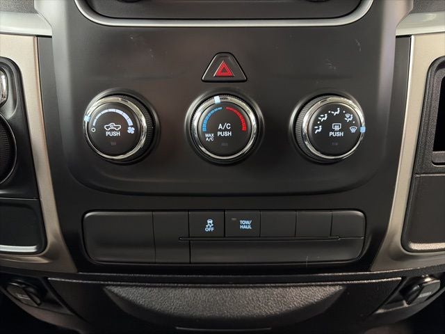 2017 RAM 1500 SLT Quad Cab 4x2 6'4' Box