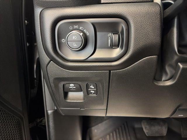 2023 RAM 1500 Big Horn Crew Cab 4x4 5'7' Box