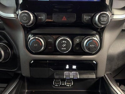 2022 RAM 1500 Big Horn Crew Cab 4x4 5'7' Box