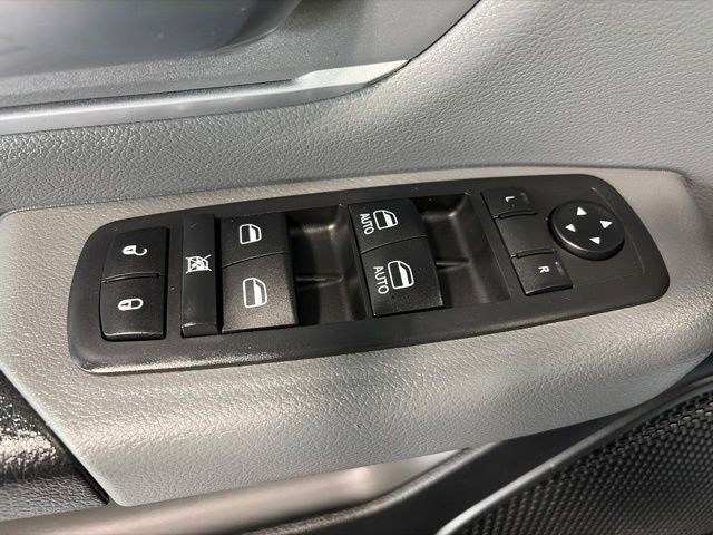 2020 RAM 1500 Big Horn Crew Cab 4x4 5'7' Box