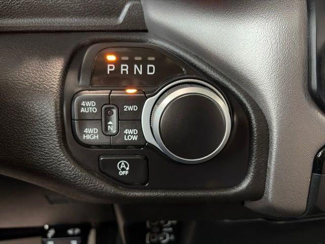 2020 RAM 1500 Big Horn Crew Cab 4x4 5'7' Box