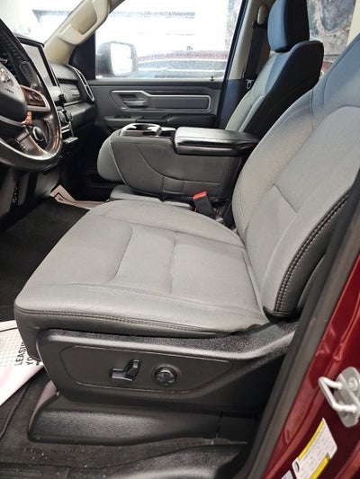 2020 RAM 1500 Big Horn Quad Cab 4x4 6'4' Box