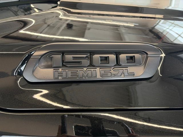 2020 RAM 1500 Big Horn Crew Cab 4x4 5'7' Box