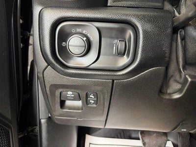 2020 RAM 1500 Big Horn Crew Cab 4x4 5'7' Box
