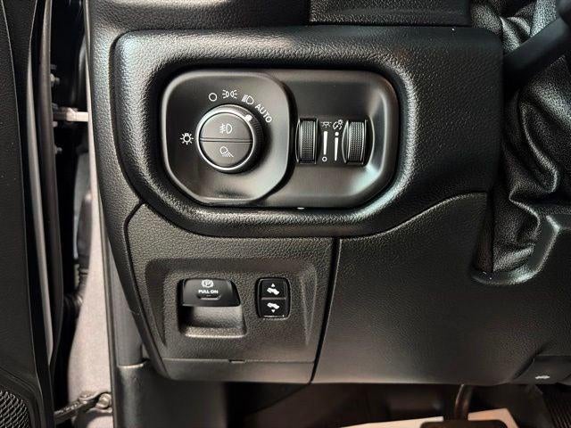 2019 RAM 1500 Big Horn/Lone Star Crew Cab 4x4 5'7' Box