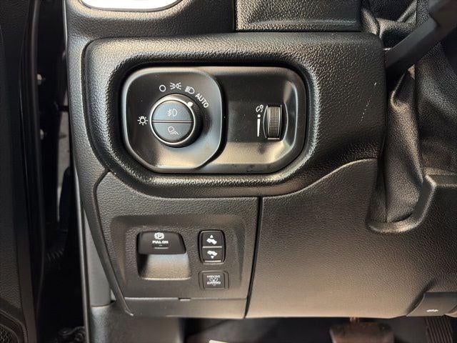 2021 RAM 1500 Big Horn Crew Cab 4x4 5'7' Box