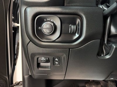 2024 RAM 1500 Big Horn Crew Cab 4x4 5'7' Box