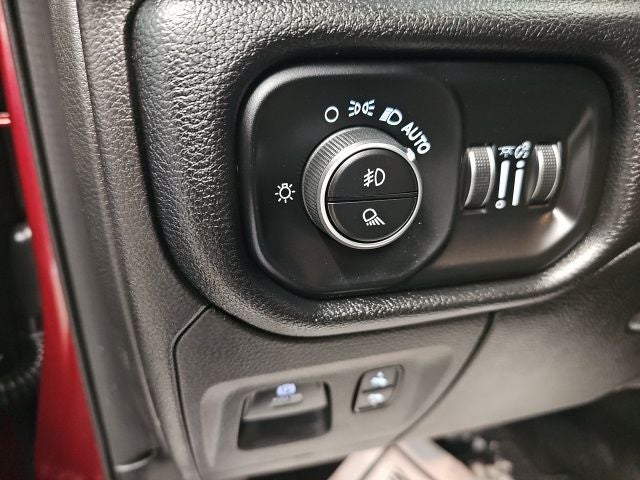 2019 RAM 1500 Big Horn/Lone Star Crew Cab 4x4 5'7' Box