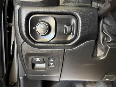 2021 RAM 1500 Big Horn Crew Cab 4x4 5'7' Box