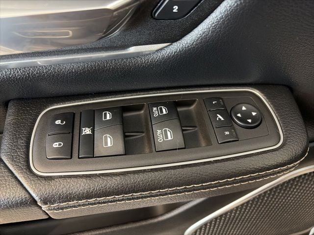 2022 RAM 1500 Laramie Crew Cab 4x4 5'7' Box
