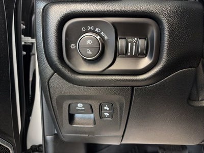 2022 RAM 1500 Laramie Crew Cab 4x4 5'7' Box