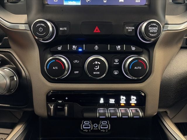 2022 RAM 1500 Laramie Crew Cab 4x4 5'7' Box