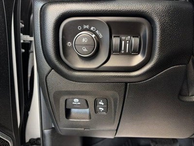 2022 RAM 1500 Laramie Crew Cab 4x4 5'7' Box