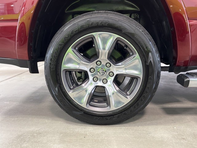 2019 RAM 1500 Laramie Crew Cab 4x4 5'7' Box