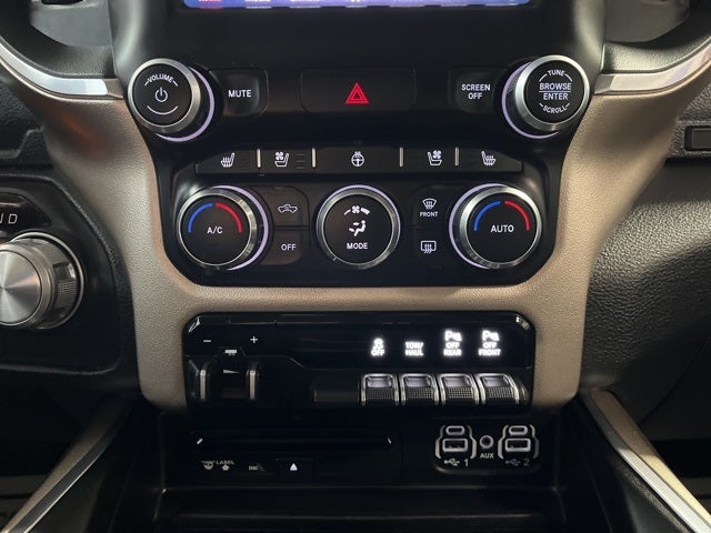 2019 RAM 1500 Laramie Crew Cab 4x4 5'7' Box