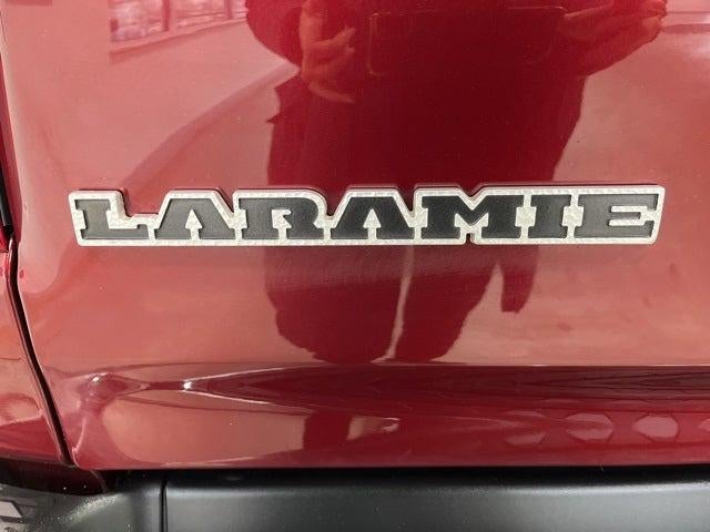 2019 RAM 1500 Laramie Crew Cab 4x4 5'7' Box