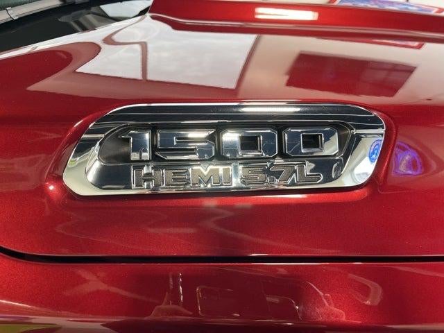 2019 RAM 1500 Laramie Crew Cab 4x4 5'7' Box