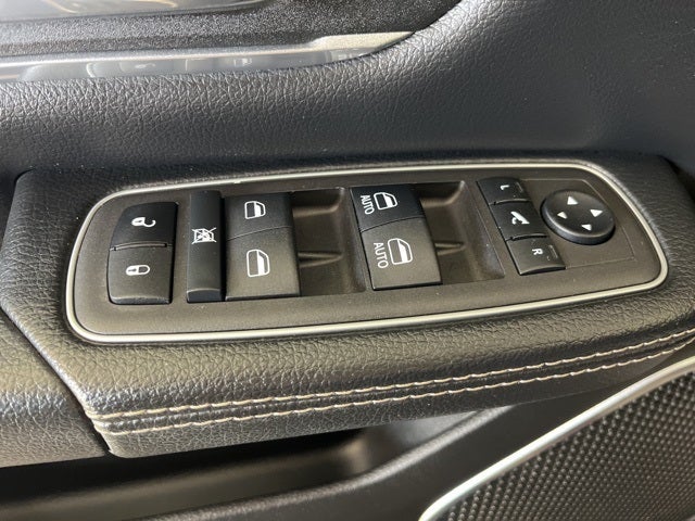 2023 RAM 1500 Laramie Crew Cab 4x4 5'7' Box