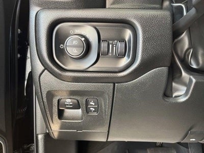 2023 RAM 1500 Laramie Crew Cab 4x4 5'7' Box