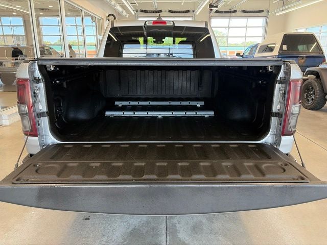 2020 RAM 1500 Big Horn Crew Cab 4x4 6'4' Box
