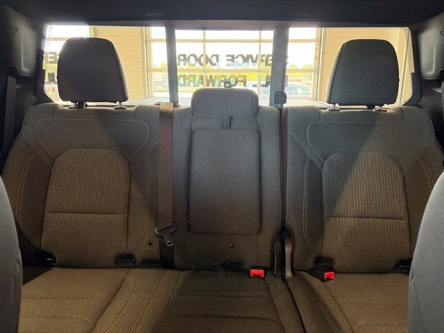 2020 RAM 1500 Big Horn Crew Cab 4x4 6'4' Box