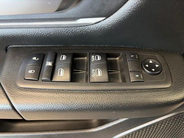 2020 RAM 1500 Big Horn Crew Cab 4x4 6'4' Box