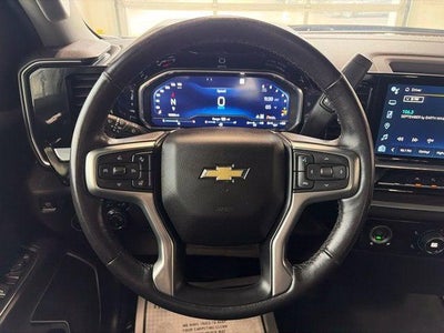 2022 Chevrolet Silverado 1500 4WD Double Cab Standard Bed LT with 2FT