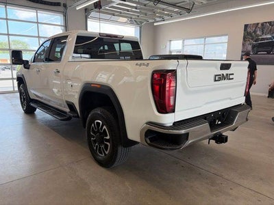 2022 GMC Sierra 2500HD 4WD Crew Cab Standard Bed SLT