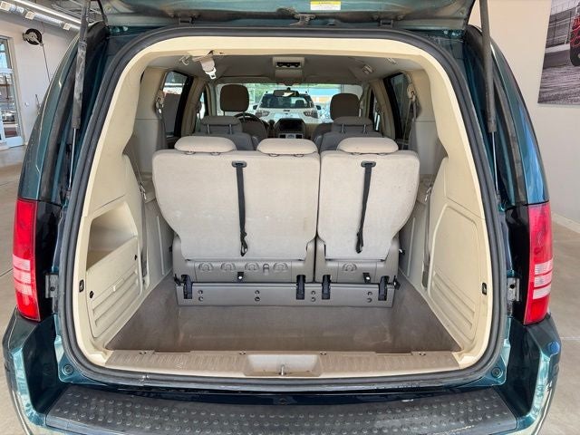 2009 Chrysler Town & Country LX