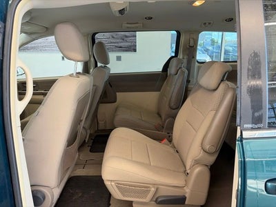 2009 Chrysler Town & Country LX