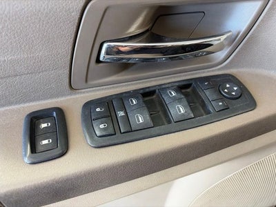 2009 Chrysler Town & Country LX