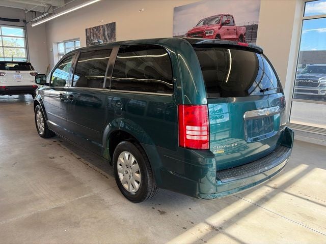 2009 Chrysler Town & Country LX
