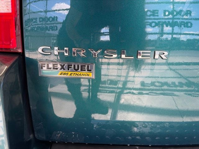 2009 Chrysler Town & Country LX